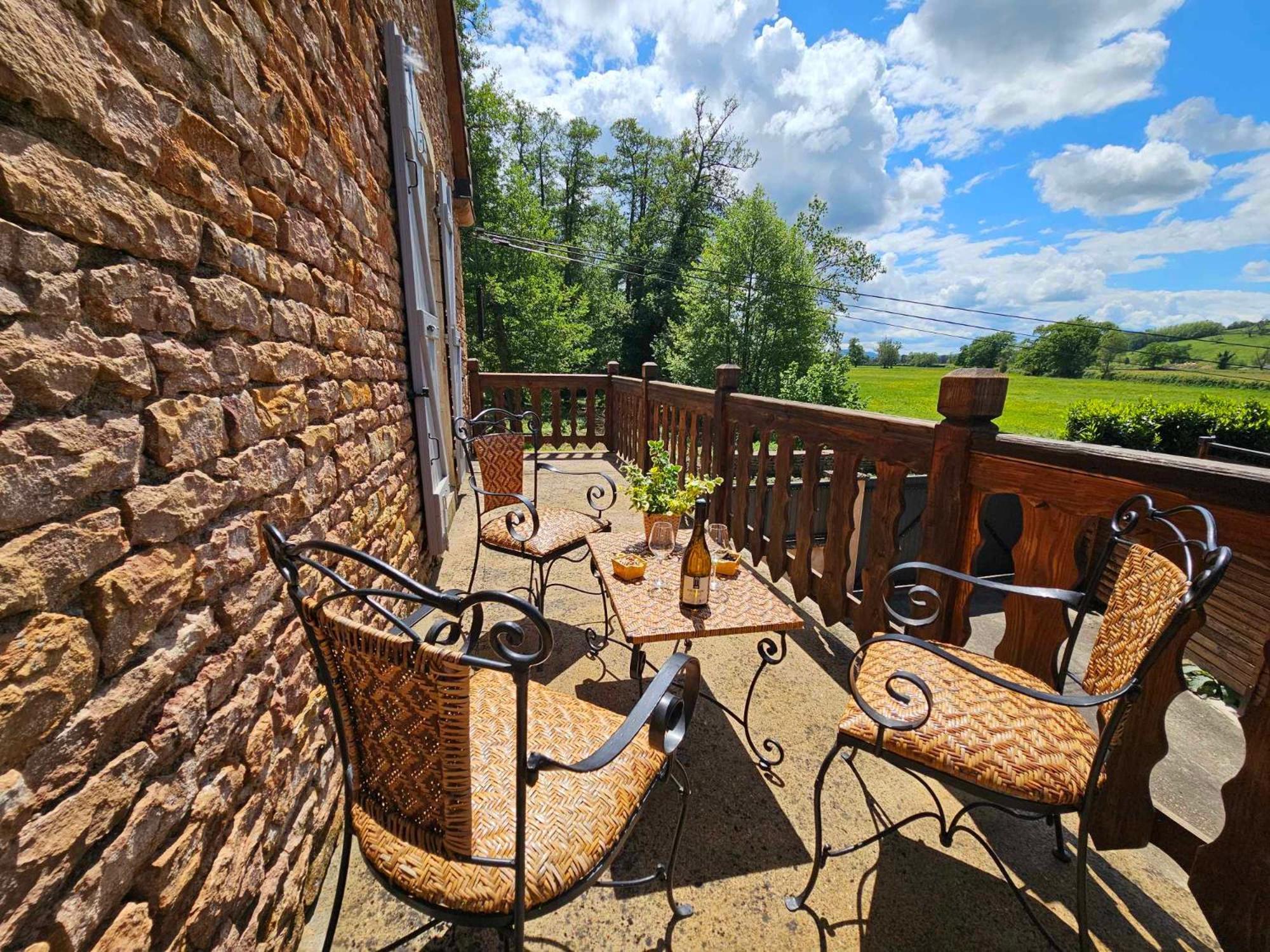 Le Moulin De Chazelle Bed & Breakfast Cormatin Dış mekan fotoğraf